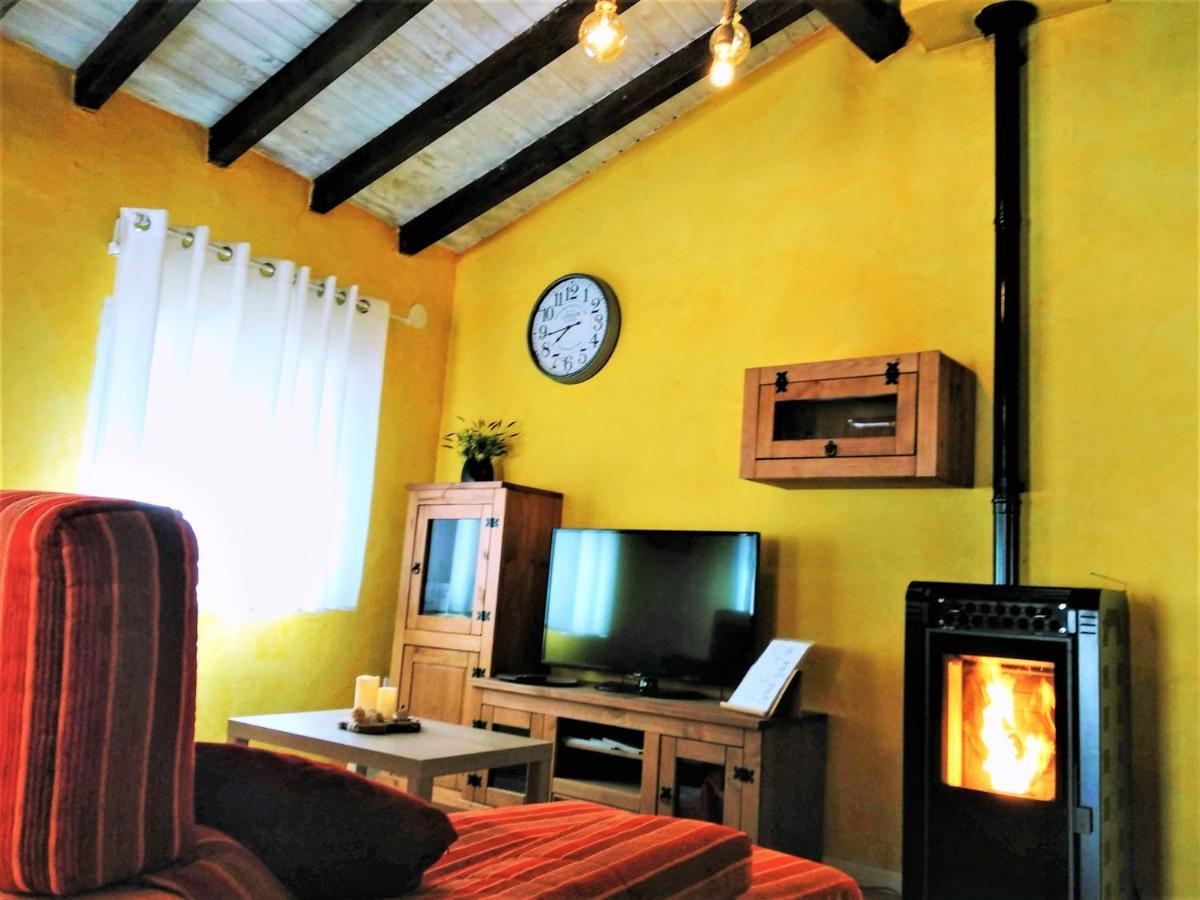 Casa Rural Madera Y Sal Salinas de Anana Exterior foto
